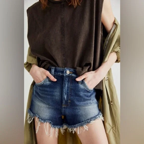 Lee High Rise Cutoff Shorts - Picture 1 of 4